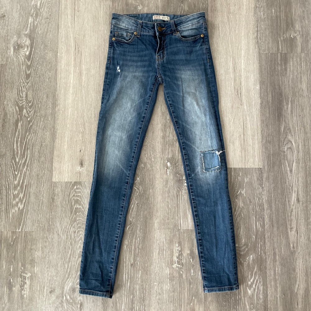 Zara Basic z1975 Denim Jeans | Size 25
Women’s denim jeans